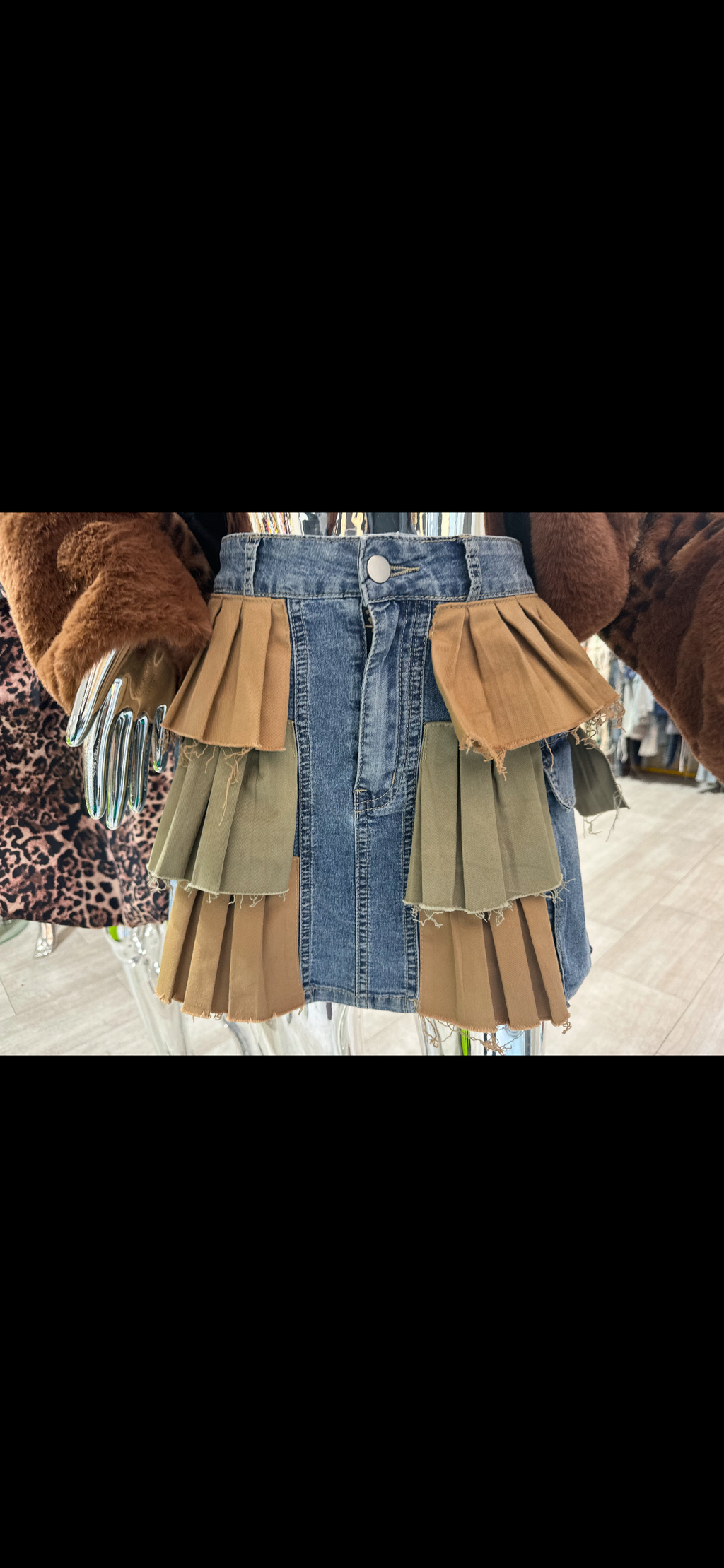 Clock Dat Pleated Layer Skirt