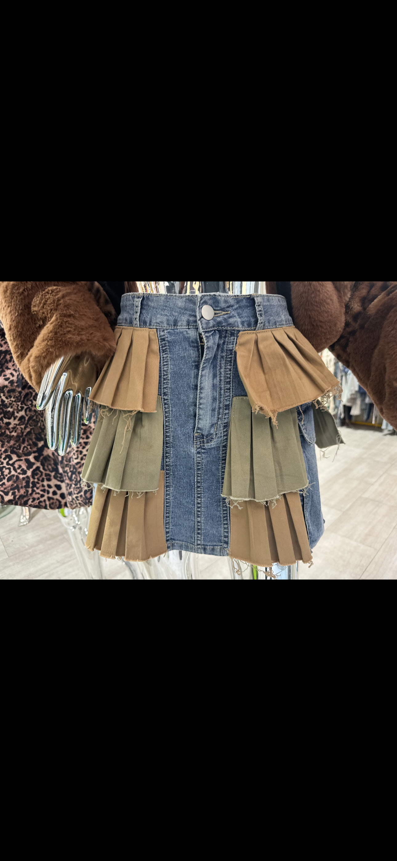 Clock Dat Pleated Layer Skirt